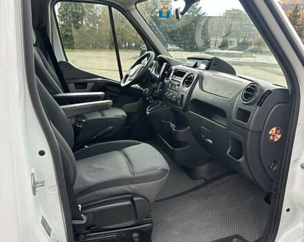 Белый Рено Мастер, объемом двигателя 2.3 л и пробегом 320 тыс. км за 18000 $, фото 6 на Automoto.ua