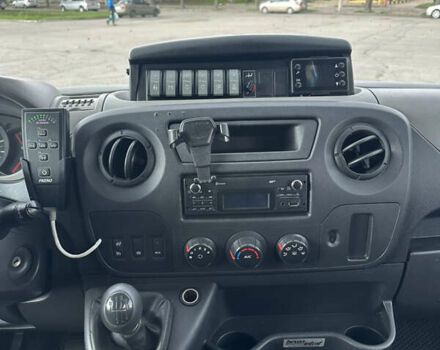 Белый Рено Мастер, объемом двигателя 2.3 л и пробегом 320 тыс. км за 18000 $, фото 8 на Automoto.ua