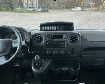 Белый Рено Мастер, объемом двигателя 2.3 л и пробегом 320 тыс. км за 18000 $, фото 5 на Automoto.ua