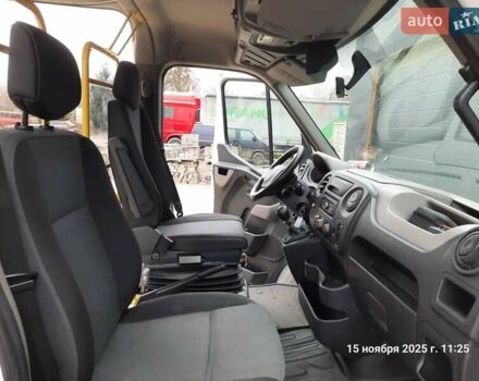 Белый Рено Мастер, объемом двигателя 2.3 л и пробегом 221 тыс. км за 18000 $, фото 8 на Automoto.ua