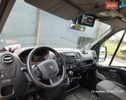 Белый Рено Мастер, объемом двигателя 2.3 л и пробегом 221 тыс. км за 18000 $, фото 9 на Automoto.ua