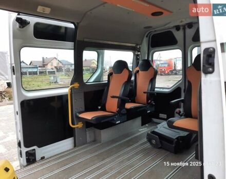 Белый Рено Мастер, объемом двигателя 2.3 л и пробегом 221 тыс. км за 18000 $, фото 5 на Automoto.ua