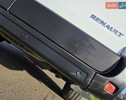 Белый Рено Мастер, объемом двигателя 2.3 л и пробегом 177 тыс. км за 19900 $, фото 16 на Automoto.ua