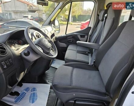 Белый Рено Мастер, объемом двигателя 2.3 л и пробегом 177 тыс. км за 19900 $, фото 30 на Automoto.ua