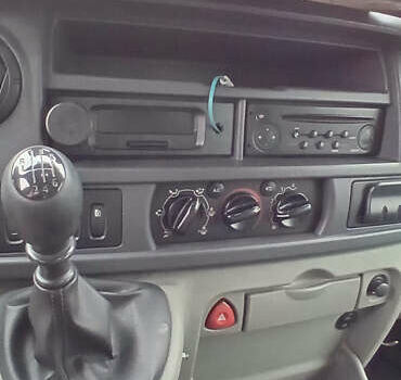 Белый Рено Мастер, объемом двигателя 2.5 л и пробегом 280 тыс. км за 7500 $, фото 2 на Automoto.ua