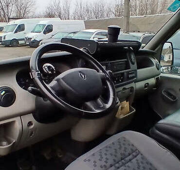 Белый Рено Мастер, объемом двигателя 2.5 л и пробегом 280 тыс. км за 7500 $, фото 4 на Automoto.ua