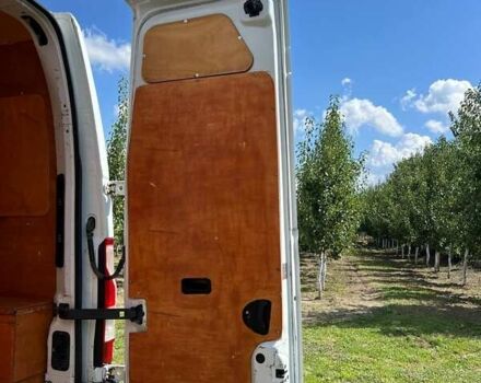 Белый Рено Мастер, объемом двигателя 2.3 л и пробегом 300 тыс. км за 11000 $, фото 4 на Automoto.ua