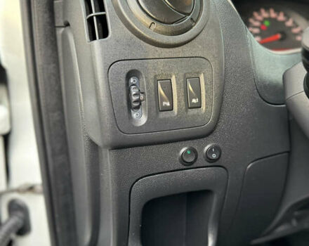 Рено Мастер 2015 в Киеве на Automoto.ua Белый Рено Мастер, объемом двигателя 2.3 л и пробегом 519 тыс. км за 16500 $, фото 78 на Automoto.ua