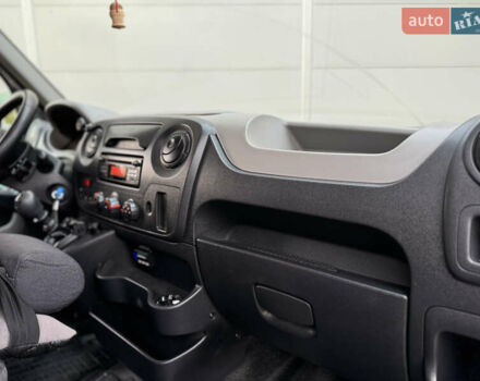 Рено Мастер 2015 в Киеве на Automoto.ua Белый Рено Мастер, объемом двигателя 2.3 л и пробегом 519 тыс. км за 16500 $, фото 71 на Automoto.ua