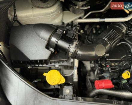 Рено Мастер 2015 в Киеве на Automoto.ua Белый Рено Мастер, объемом двигателя 2.3 л и пробегом 519 тыс. км за 16500 $, фото 87 на Automoto.ua