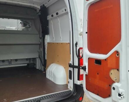 Белый Рено Мастер, объемом двигателя 2.3 л и пробегом 185 тыс. км за 18800 $, фото 47 на Automoto.ua