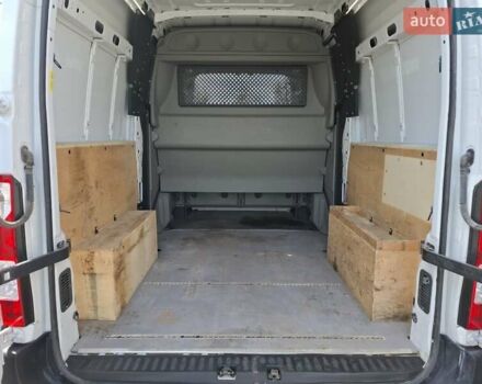 Белый Рено Мастер, объемом двигателя 2.3 л и пробегом 262 тыс. км за 17900 $, фото 16 на Automoto.ua