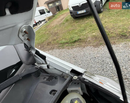 Білий Рено Мастєр, об'ємом двигуна 0 л та пробігом 200 тис. км за 20500 $, фото 26 на Automoto.ua