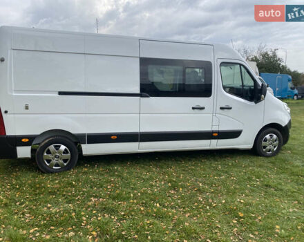Белый Рено Мастер, объемом двигателя 2.3 л и пробегом 230 тыс. км за 20000 $, фото 2 на Automoto.ua