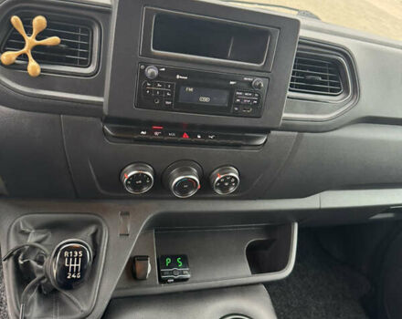 Белый Рено Мастер, объемом двигателя 2.3 л и пробегом 200 тыс. км за 33000 $, фото 22 на Automoto.ua