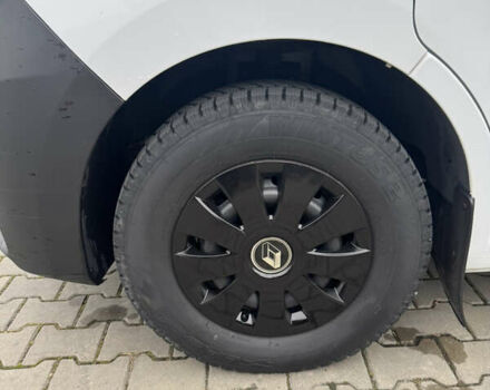 Белый Рено Мастер, объемом двигателя 2.3 л и пробегом 200 тыс. км за 33000 $, фото 24 на Automoto.ua