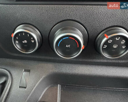 Белый Рено Мастер, объемом двигателя 2.3 л и пробегом 200 тыс. км за 33000 $, фото 18 на Automoto.ua