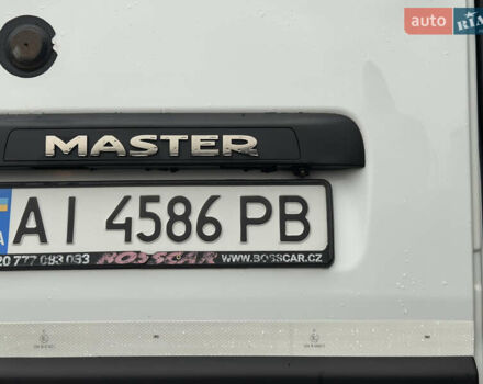 Белый Рено Мастер, объемом двигателя 2.3 л и пробегом 200 тыс. км за 33000 $, фото 6 на Automoto.ua