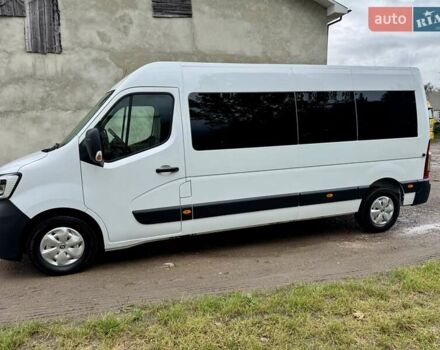 Белый Рено Мастер, объемом двигателя 2.3 л и пробегом 143 тыс. км за 26999 $, фото 3 на Automoto.ua