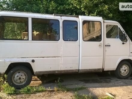 Білий Рено Мастєр, об'ємом двигуна 2.5 л та пробігом 700 тис. км за 1350 $, фото 1 на Automoto.ua