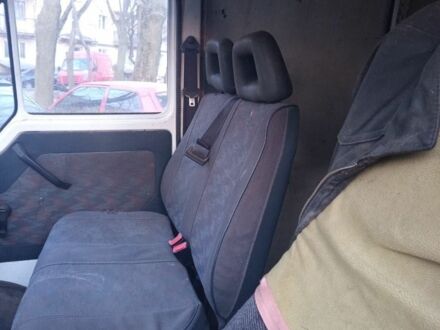 Білий Рено Мастєр, об'ємом двигуна 2.5 л та пробігом 309 тис. км за 677 $, фото 1 на Automoto.ua