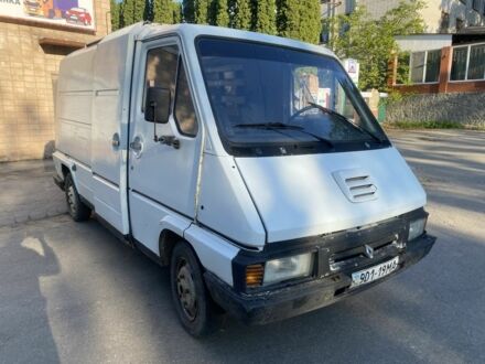 Рено Мастєр 1996 у Умани на Automoto.ua Білий Рено Мастєр, об'ємом двигуна 2.5 л та пробігом 300 тис. км за 999 $, фото 1 на Automoto.ua