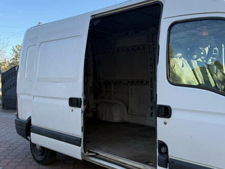 Белый Рено Мастер, объемом двигателя 2.5 л и пробегом 510 тыс. км за 5000 $, фото 1 на Automoto.ua