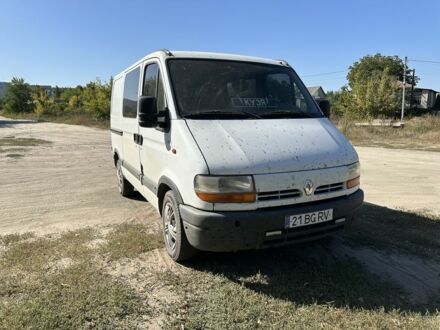Белый Рено Мастер, объемом двигателя 2.5 л и пробегом 200 тыс. км за 3000 $, фото 1 на Automoto.ua