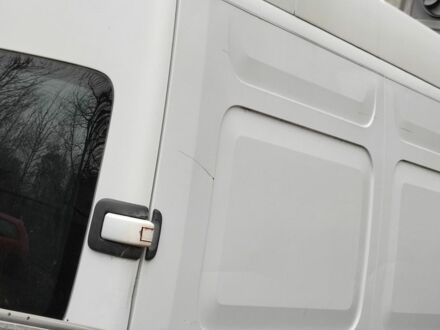 Рено Мастєр 2004 у Києві на Automoto.ua Білий Рено Мастєр, об'ємом двигуна 2.4 л та пробігом 250 тис. км за 3450 $, фото 1 на Automoto.ua