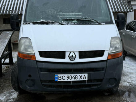 Белый Рено Мастер, объемом двигателя 2.5 л и пробегом 300 тыс. км за 4500 $, фото 1 на Automoto.ua