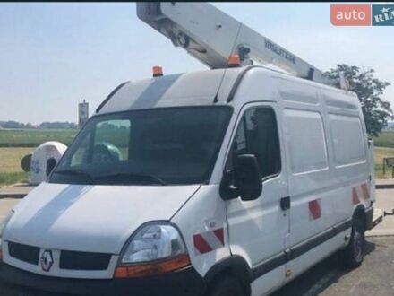 Белый Рено Мастер, объемом двигателя 2.46 л и пробегом 250 тыс. км за 18000 $, фото 1 на Automoto.ua
