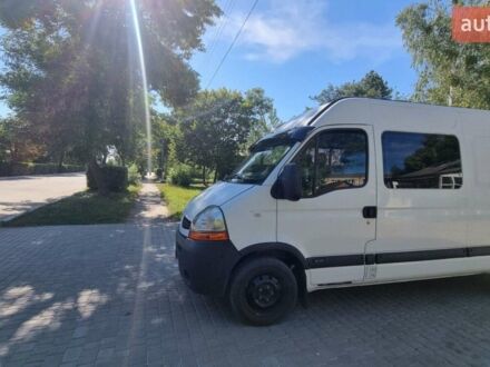 Белый Рено Мастер, объемом двигателя 2.5 л и пробегом 427 тыс. км за 9500 $, фото 1 на Automoto.ua