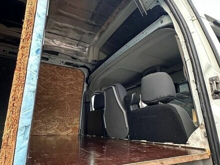 Белый Рено Мастер, объемом двигателя 2.3 л и пробегом 320 тыс. км за 11500 $, фото 1 на Automoto.ua