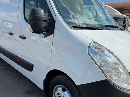 Белый Рено Мастер, объемом двигателя 2.3 л и пробегом 330 тыс. км за 14800 $, фото 1 на Automoto.ua
