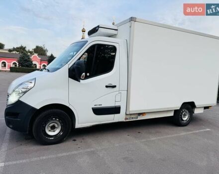 Белый Рено Мастер, объемом двигателя 2.3 л и пробегом 225 тыс. км за 12950 $, фото 1 на Automoto.ua