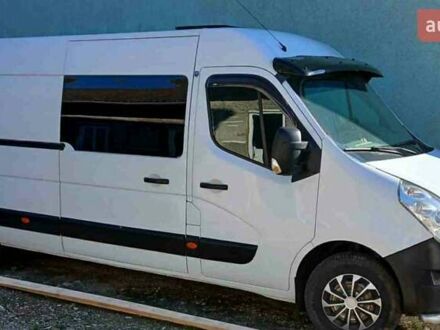 Белый Рено Мастер, объемом двигателя 2.3 л и пробегом 255 тыс. км за 15999 $, фото 1 на Automoto.ua