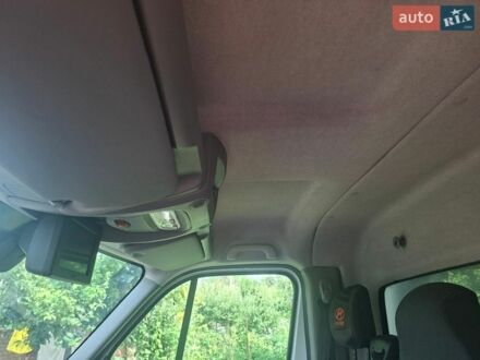 Белый Рено Мастер, объемом двигателя 2.3 л и пробегом 212 тыс. км за 17500 $, фото 1 на Automoto.ua