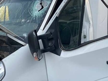 Белый Рено Мастер, объемом двигателя 2.3 л и пробегом 450 тыс. км за 12800 $, фото 1 на Automoto.ua