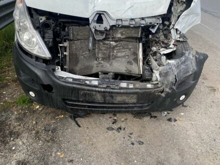 Рено Мастєр 2017 у Береговом на Automoto.ua Білий Рено Мастєр, об'ємом двигуна 2.3 л та пробігом 495 тис. км за 8000 $, фото 1 на Automoto.ua