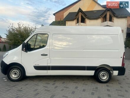 Белый Рено Мастер, объемом двигателя 2.3 л и пробегом 233 тыс. км за 15750 $, фото 1 на Automoto.ua