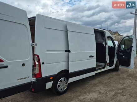 Белый Рено Мастер, объемом двигателя 2.3 л и пробегом 227 тыс. км за 15400 $, фото 1 на Automoto.ua