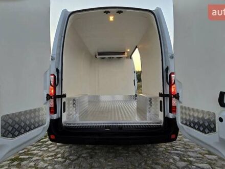 Белый Рено Мастер, объемом двигателя 2.3 л и пробегом 189 тыс. км за 19500 $, фото 1 на Automoto.ua