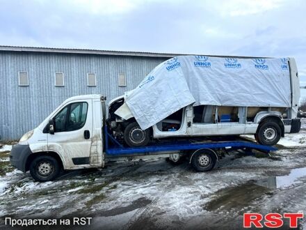 Белый Рено Мастер, объемом двигателя 2.3 л и пробегом 25000 тыс. км за 11000 $, фото 1 на Automoto.ua