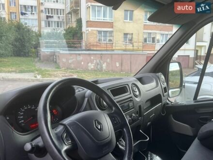 Белый Рено Мастер, объемом двигателя 2.3 л и пробегом 177 тыс. км за 18700 $, фото 1 на Automoto.ua