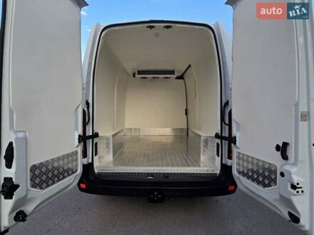 Белый Рено Мастер, объемом двигателя 2.3 л и пробегом 177 тыс. км за 21500 $, фото 1 на Automoto.ua