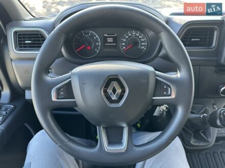 Белый Рено Мастер, объемом двигателя 2.3 л и пробегом 260 тыс. км за 15000 $, фото 1 на Automoto.ua