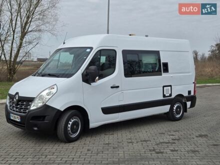 Белый Рено Мастер, объемом двигателя 2.3 л и пробегом 237 тыс. км за 19200 $, фото 1 на Automoto.ua