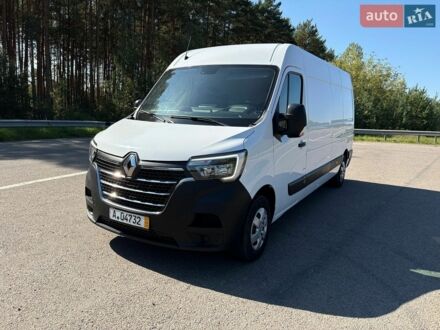 Белый Рено Мастер, объемом двигателя 2.3 л и пробегом 251 тыс. км за 18999 $, фото 1 на Automoto.ua