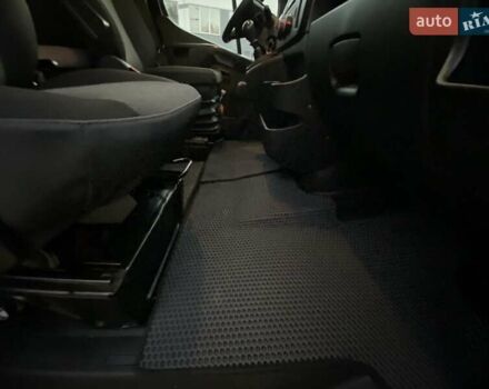 Черный Рено Мастер, объемом двигателя 2.3 л и пробегом 175 тыс. км за 18990 $, фото 49 на Automoto.ua