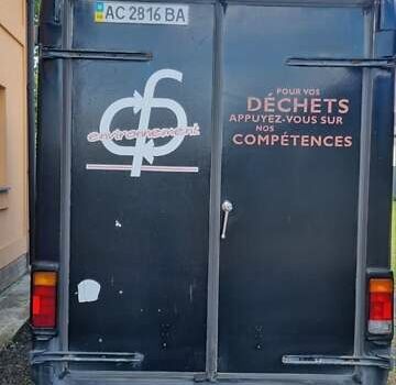 Черный Рено Мастер, объемом двигателя 3 л и пробегом 435 тыс. км за 10000 $, фото 6 на Automoto.ua